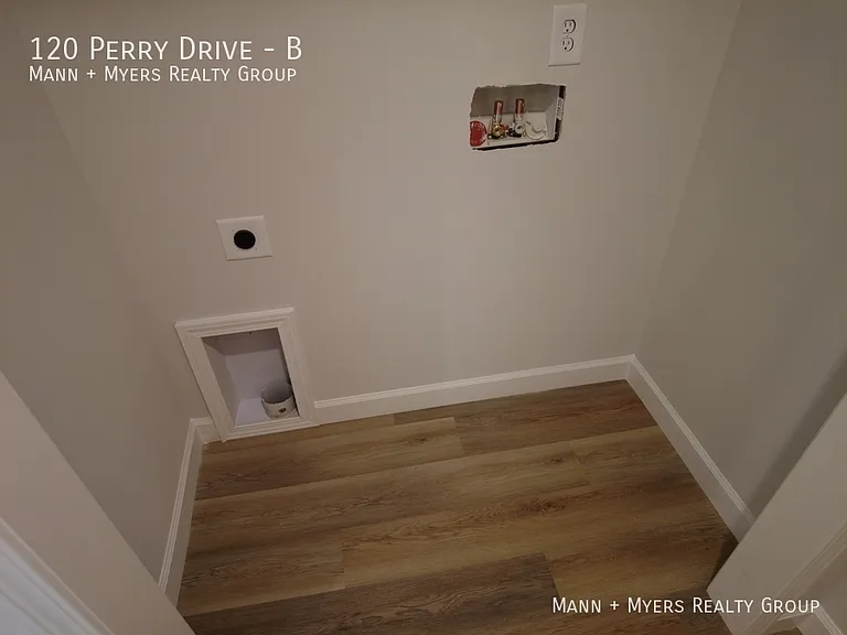 120 Perry Dr #B — Photo 15