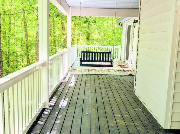 446 E Cove Rd, Monterey, TN 38574