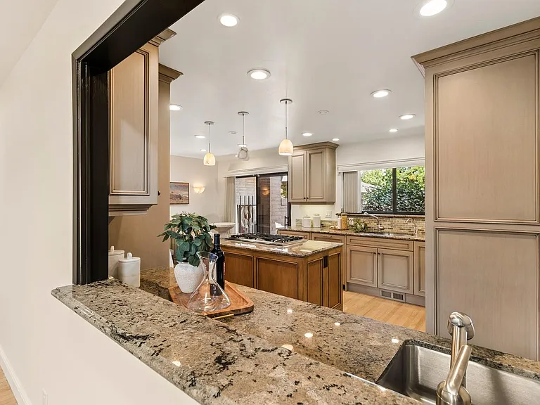 2800 Calle Vista Way — Photo 12