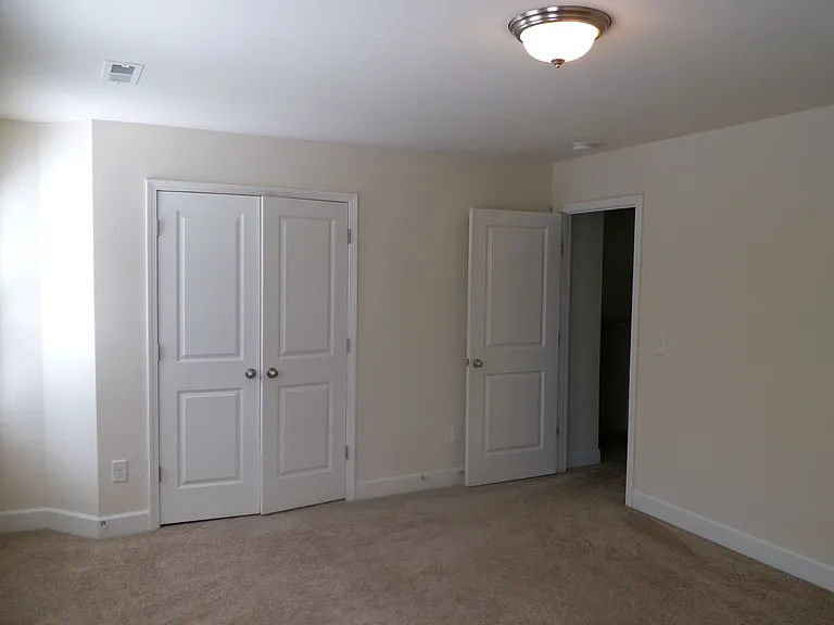 1419 Sawyer Ave — Photo 33