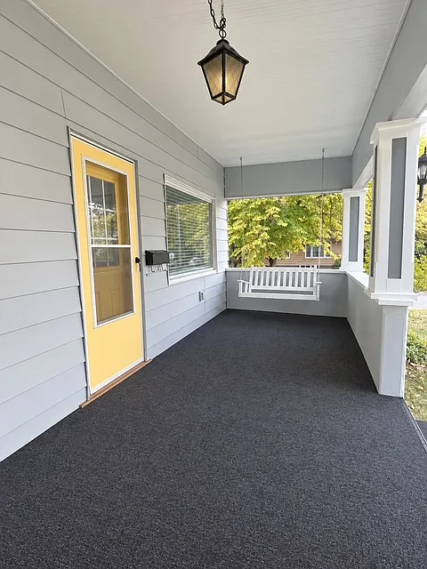 2 bed, 1306 sqft, $2,300 — Photo 2
