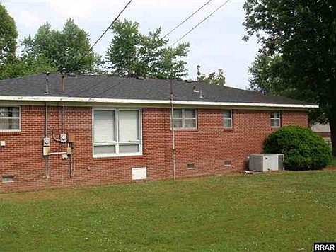 3rd image of 513 Moss St