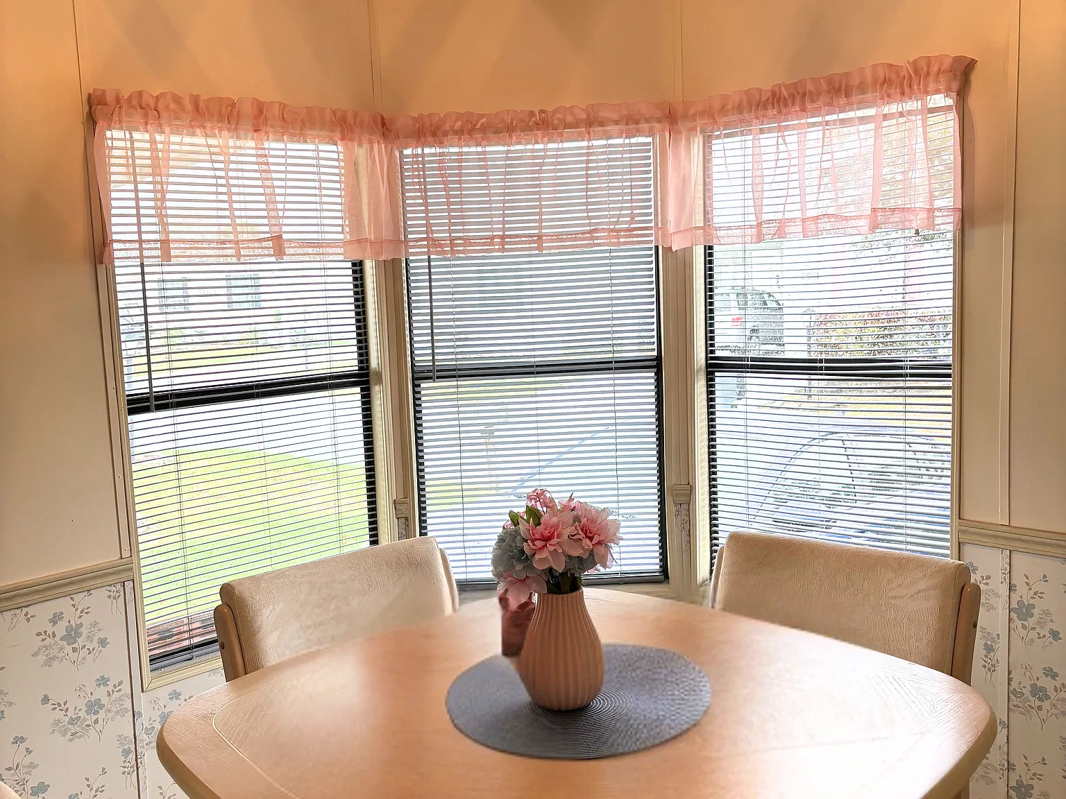 3 bed, 1344 sqft, $1,900 — Photo 3
