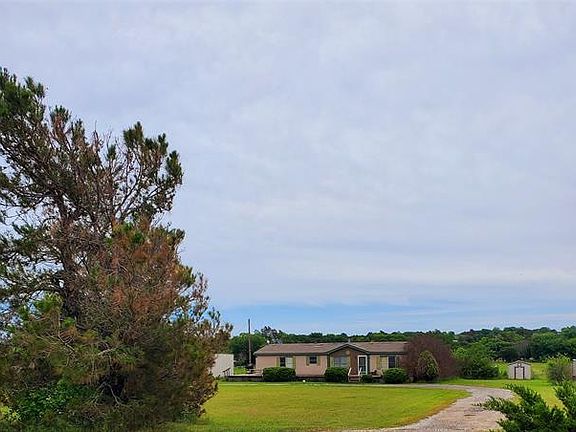 4th image of 261 Clover Dr
