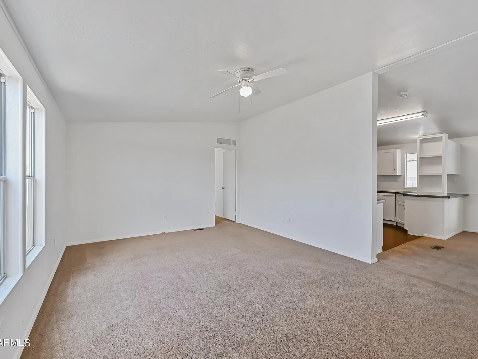3 bed, 2.0 bath, 1736 sqft, $1,695 — Photo 3