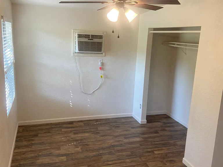 135 Edgehill Dr — Photo 7