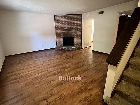 2nd image of 3050 Spruce Cir