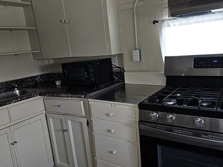 6453 Roble Ave — Photo 2