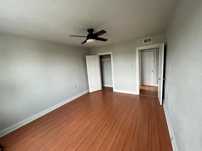 119 Central Square — Photo 10