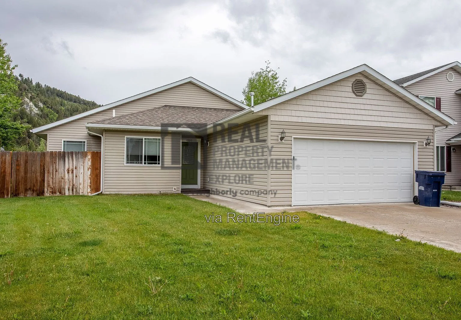 3 bed, 2.0 bath, 1467 sqft, $2,000 — Photo 1