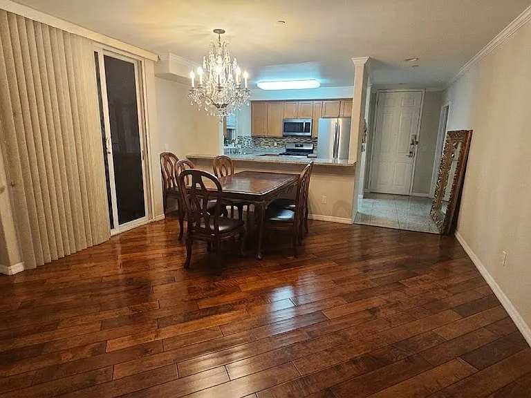 1049 S Hobart Blvd #305 — Photo 3