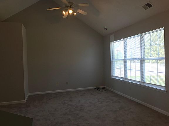 3rd image of 1488 Corral Way