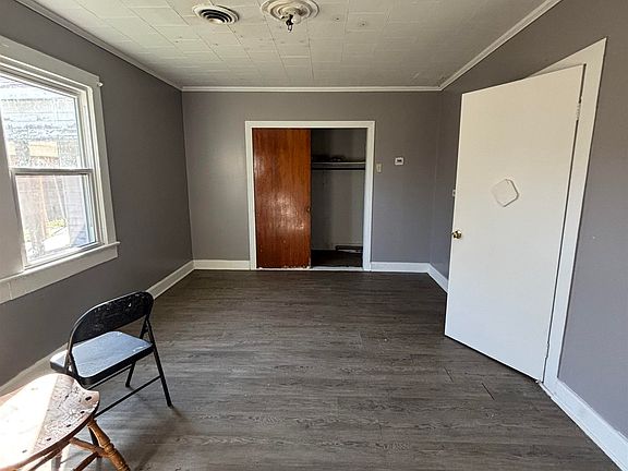 4th image of 7158 Main St