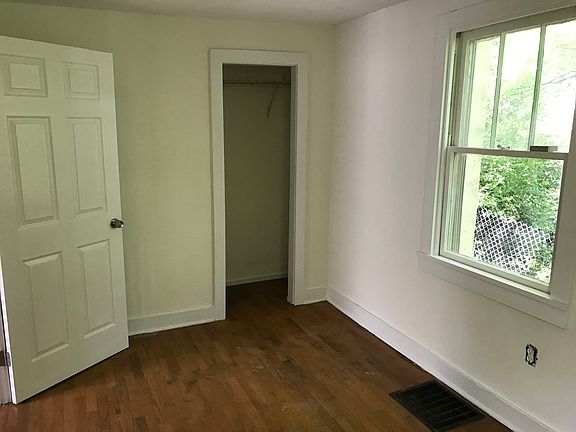 4th image of 406 Elizabeth Ave