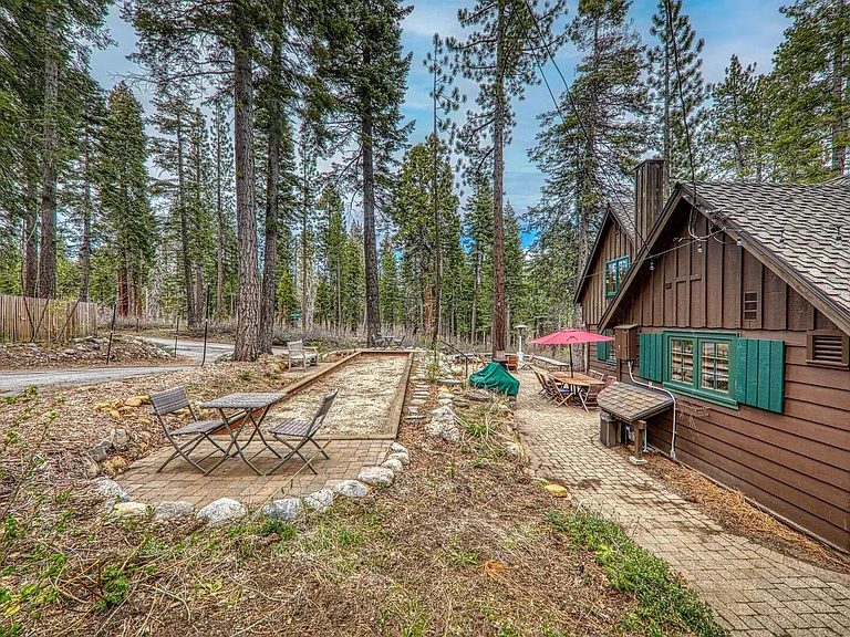 2555 Finch Ln — Photo 26