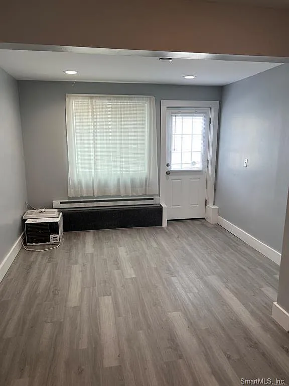1 bed, 700 sqft, $1,500 — Photo 3