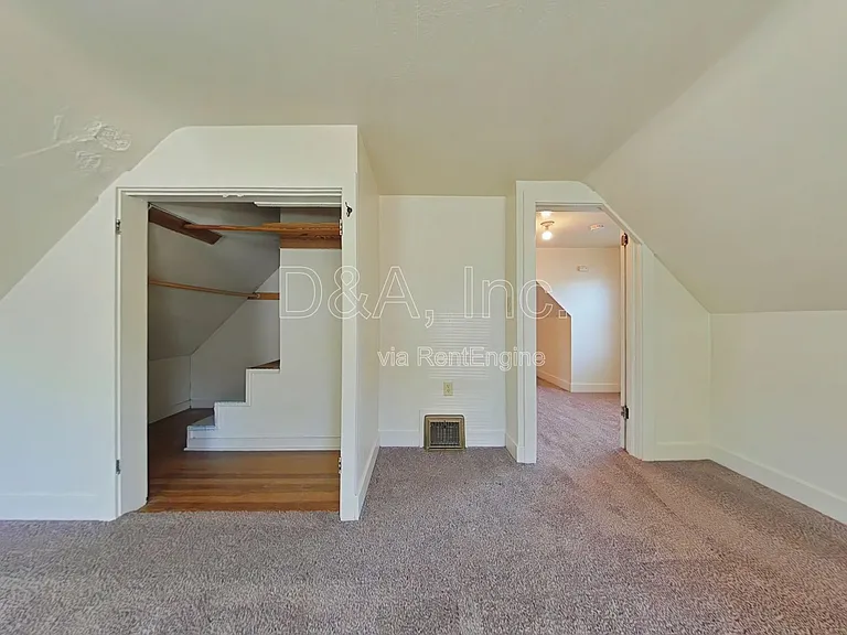 337 NW 23rd St — Photo 9