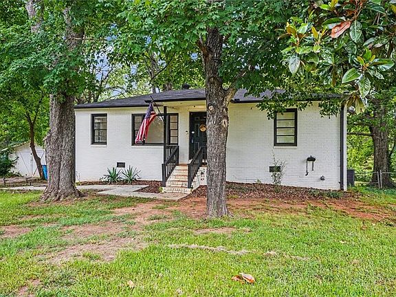 4th image of 115 Highland Cir