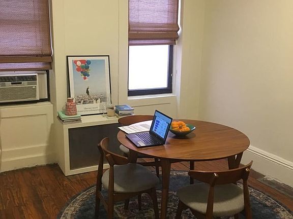 4th image of 248 Mulberry St APT 4