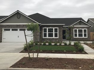 2261 W Bristol Ln, Hanford, CA 93230