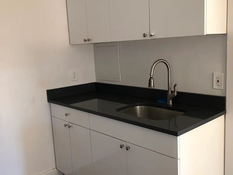 390 Main St #3F — Photo 6