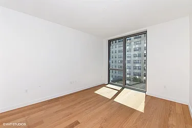 Rented by R New York