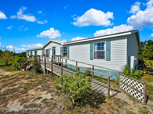 11089 Fulmar Rd, Weeki Wachee, FL 34614