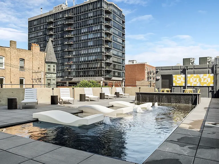 1212 N La Salle Dr #903 — Photo 2