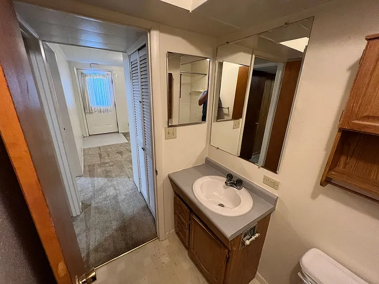 221-223 E Sunset Dr. — Photo 21