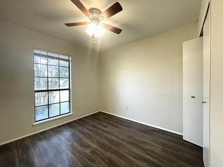 5608 Terry St — Photo 11