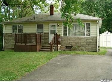 2nd image of 921 Seymour Dr