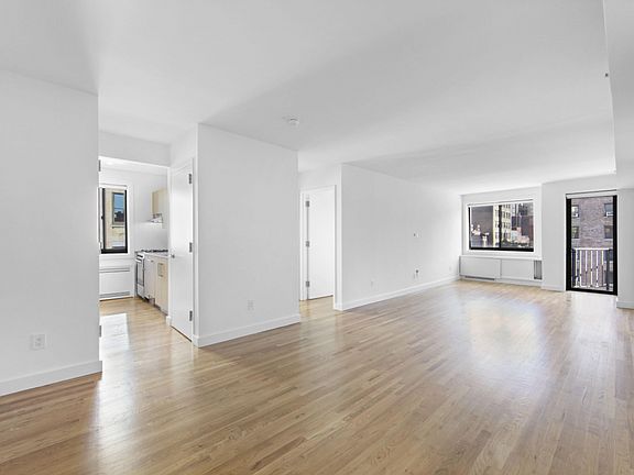 3rd image of 101 W 15th St APT 624