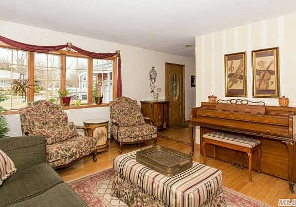 2nd image of 76 Fernwood Ave
