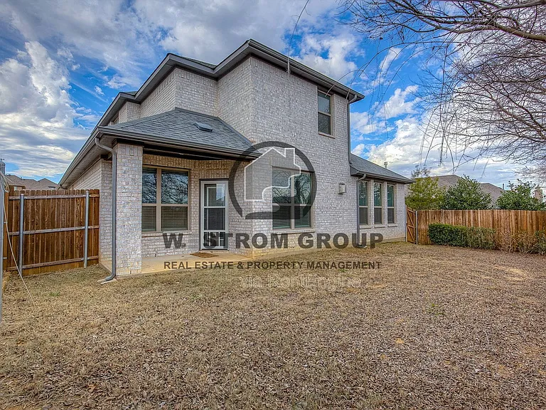 10320 Linger Ln — Photo 38