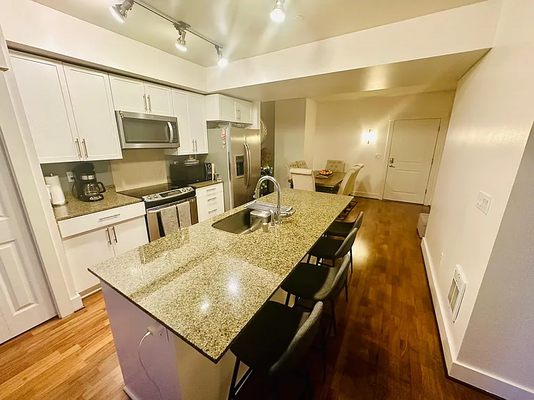 Kitchen with Granite top and kitchen island