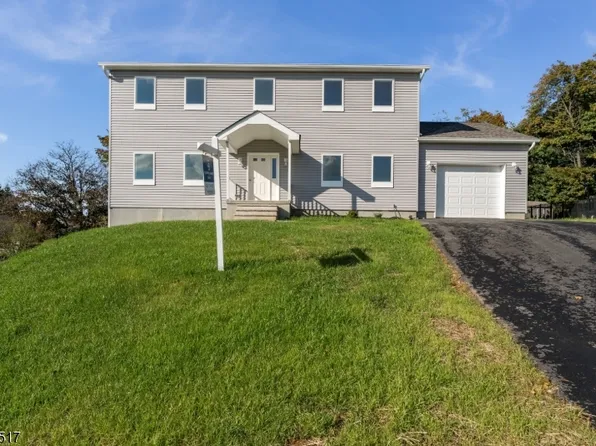 5 Heather Hill Rd, Washington Boro, NJ 07882