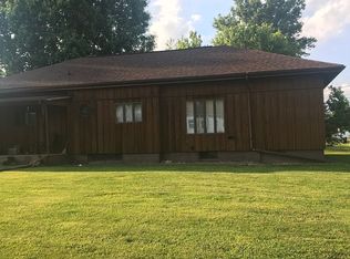 511 S Emma St, Christopher, IL 62822