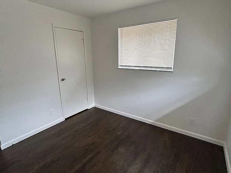 9964 Lorraine Ave — Photo 6