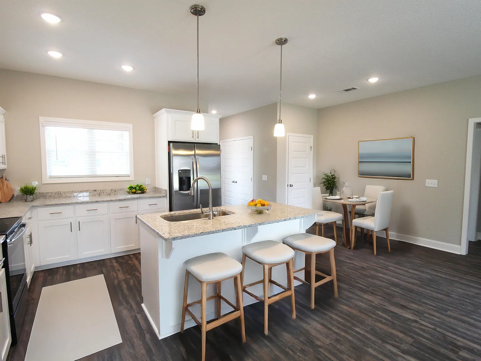 214 Silverthorn Dr - 1 — Photo 2