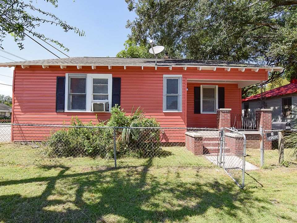 1st image of 1824 Redwood St
