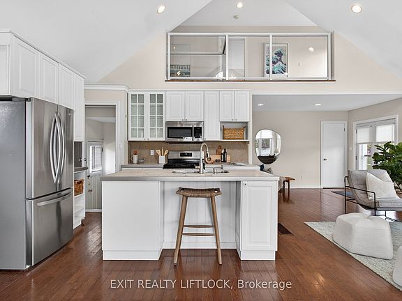 4th image of 122 Fradette Ave