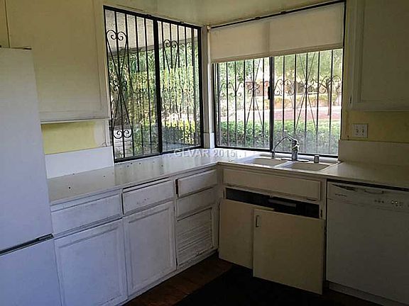 5th image of 3415 Manzano Cir #0