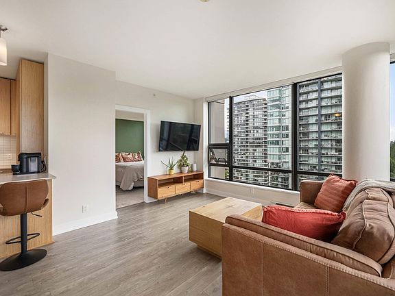 5th image of 301 Capilano Rd #1707