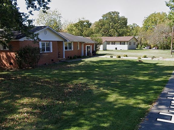 2nd image of 705 Hunt Ln