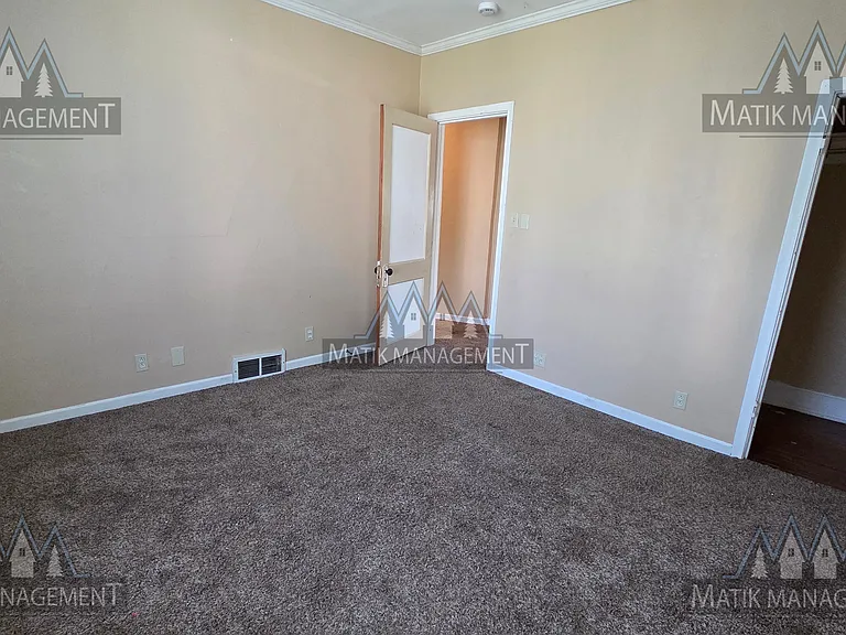 16 9th Ave NE #1 — Photo 49