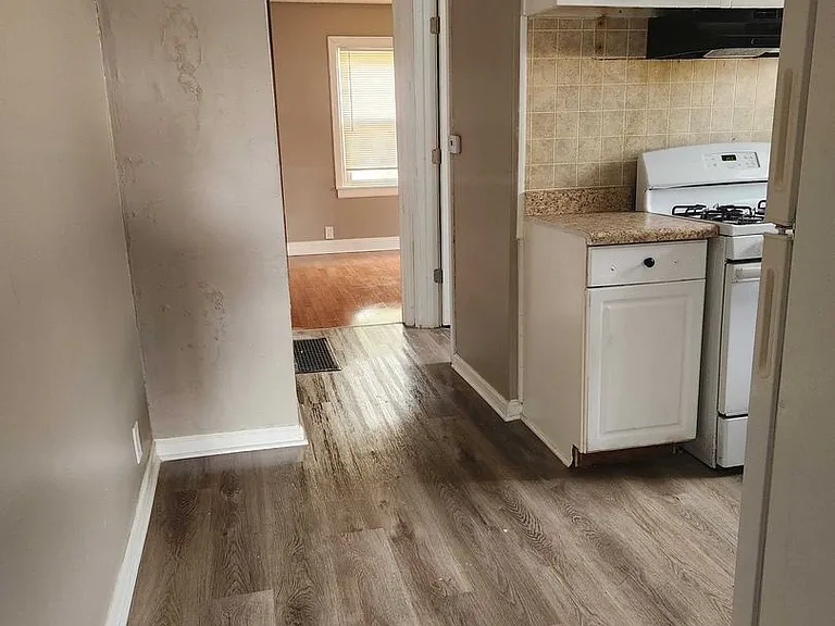 1706 E Tabor St — Photo 2