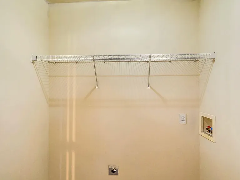 578 Hampton Way #A — Photo 19