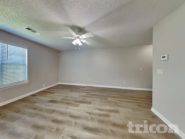 740 Parkway Rd — Photo 4
