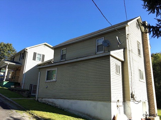1st image of 114 Oak St