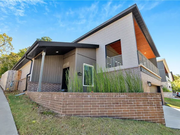 2396 N Freshwater Ave, Fayetteville, AR 72703